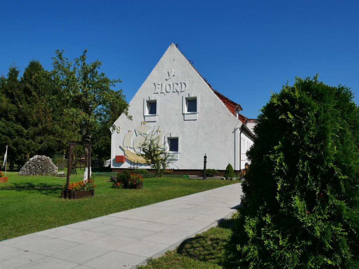 Bed and Breakfast Osrodek Beata / Fiord Смолдзиньски-Ляс Экстерьер фото